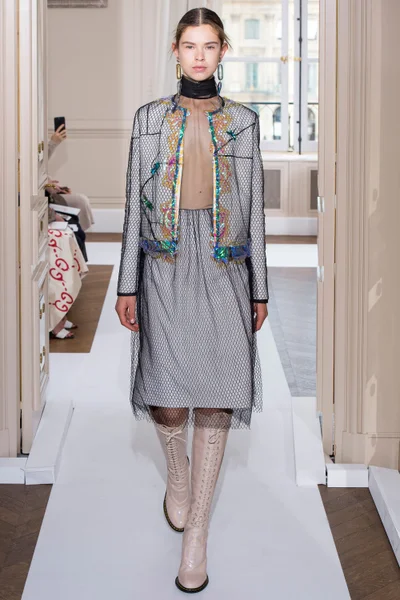 Look 4